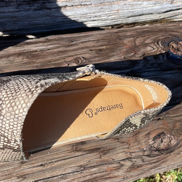 The Baretraps Casual Sedina Snake Wrap Peep Toe Slip on Sandal NWOB 10 - Picture 9 of 12